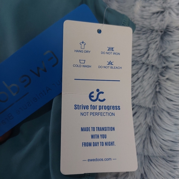 Workout, tennis dress built in bra and shorts size medium - Picture 11 of 15